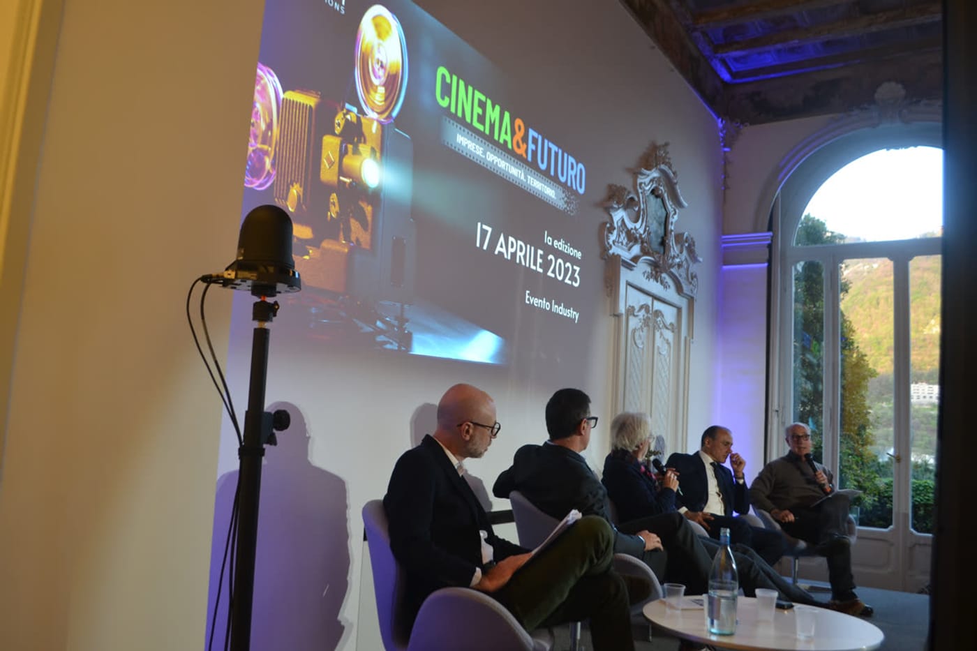 Confronto tra ospiti alla prima edizione